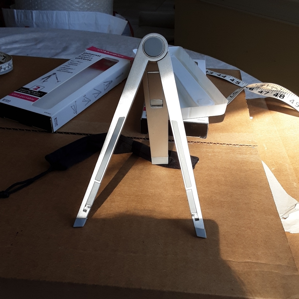 NEW Universal Tech Stand For Phone/Tablet